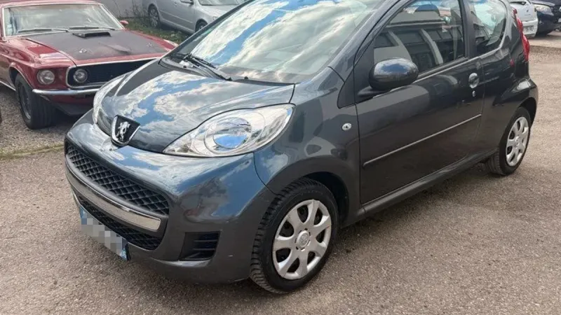 Peugeot 107 AUTOMATIQUE CarPlay 2eme Main — photo 1