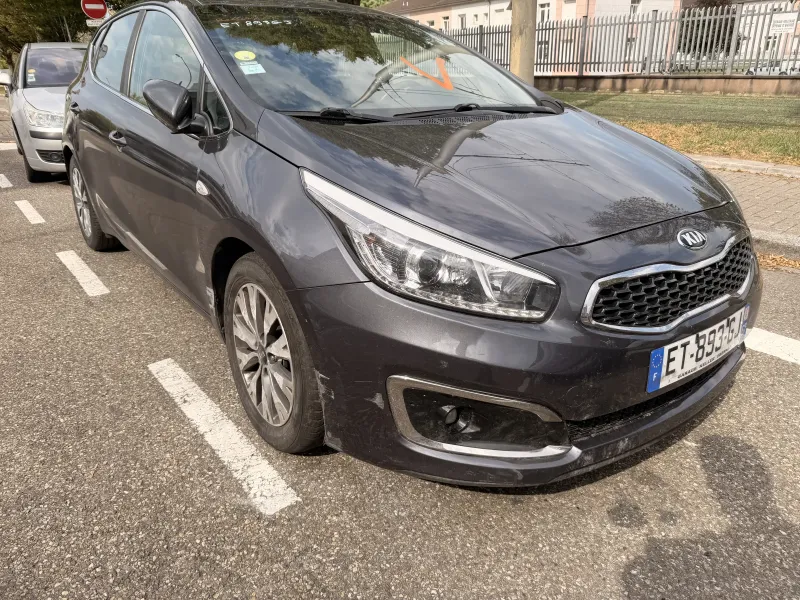 Kia Cee'd 1.6 CRDI — photo 1