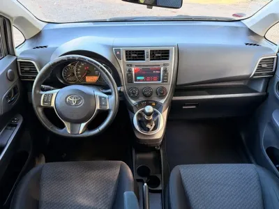 Toyota Verso-S Dynamic essence faible KILOMÉTRAGE — photo 3